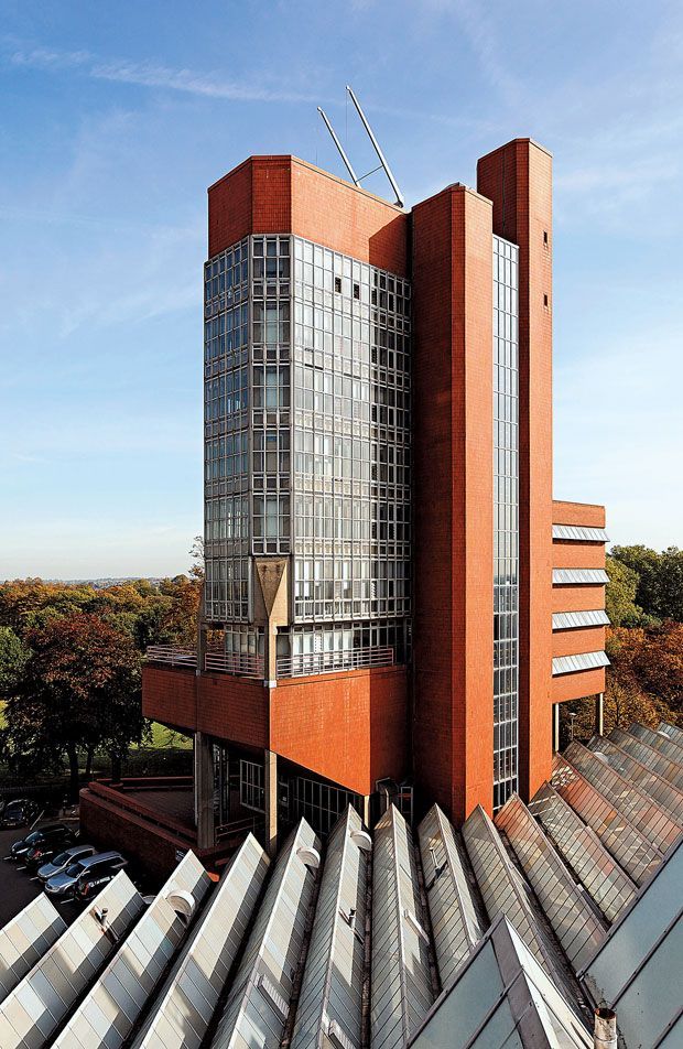 University of Leicester modern engineering building